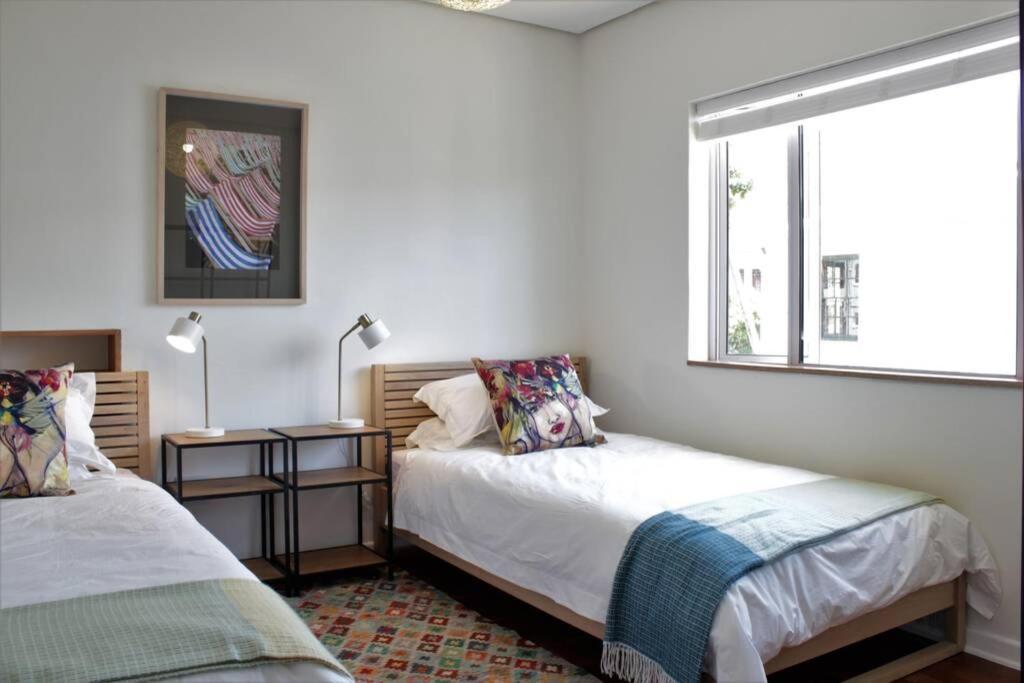 Table Mountain Views, Modern,Lots Of Natural Light, With Parking Cape Town Exterior photo